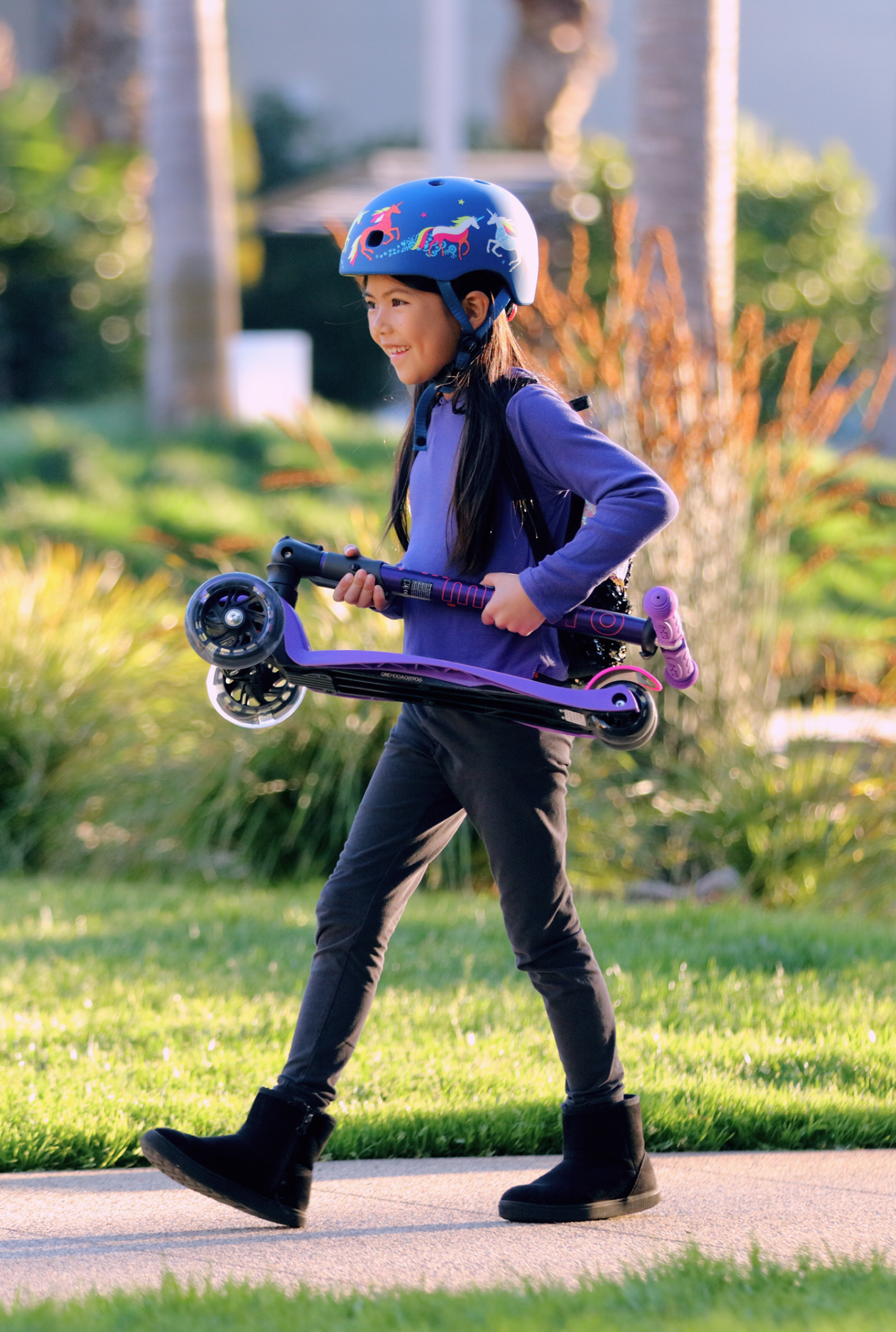 Micro Maxi Foldable LED Scooter - Image 16