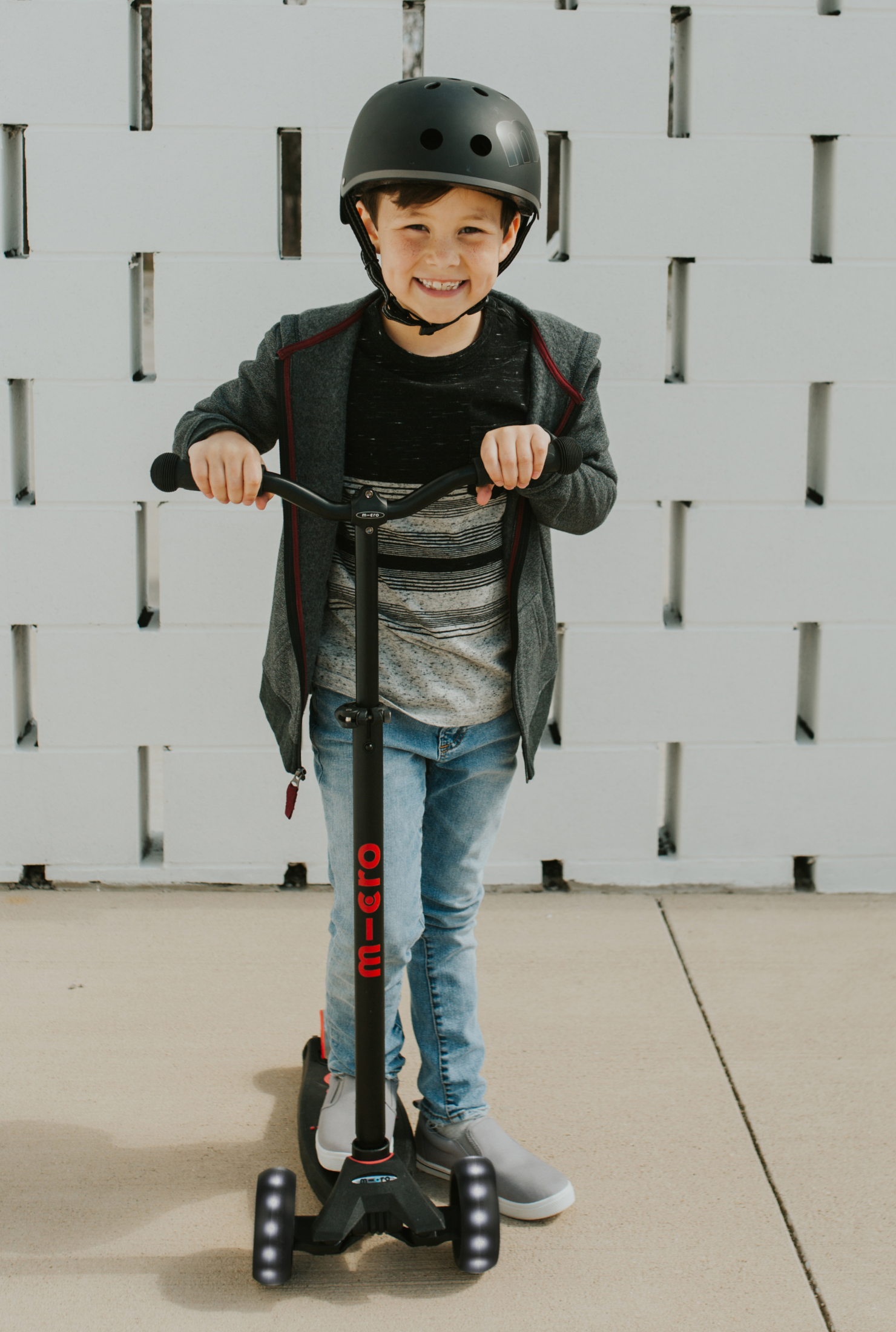 Micro Maxi Pro LED Scooter - Image 2