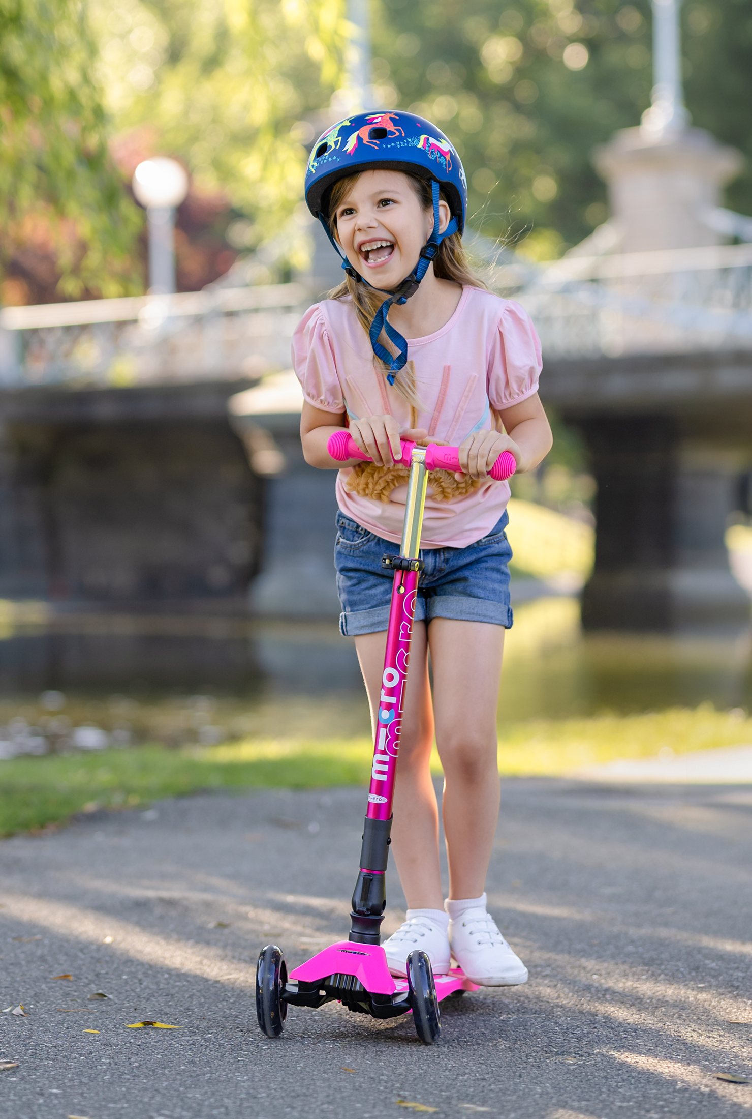 Micro Maxi Foldable LED Scooter - Image 10